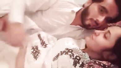 Sexy Pak Guy Seduced Hot Aunty