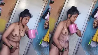 Tharki bete nai chupke banaya apni maa nahaane